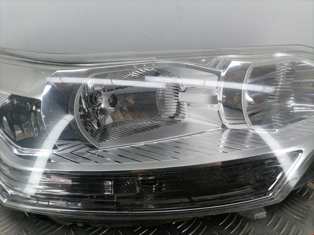 Фара правая CITROEN C5 II 2007-2017