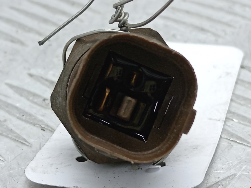 Датчик температуры (охлаждающей жидкости) VOLKSWAGEN Polo III 1994-2001