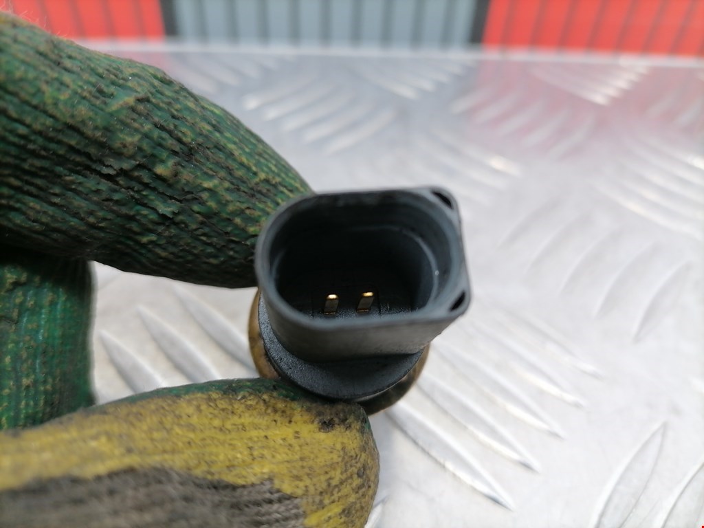 Датчик температуры (охлаждающей жидкости) VOLKSWAGEN Crafter 2006-2016