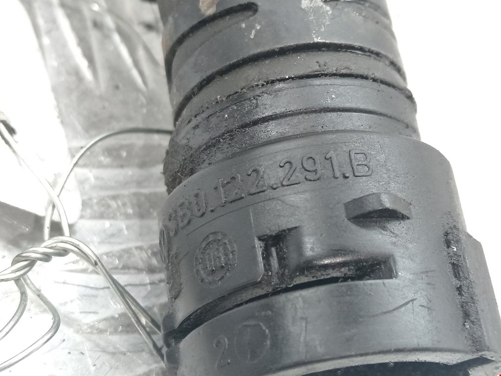 Патрубок VOLKSWAGEN Phaeton 2002-2016