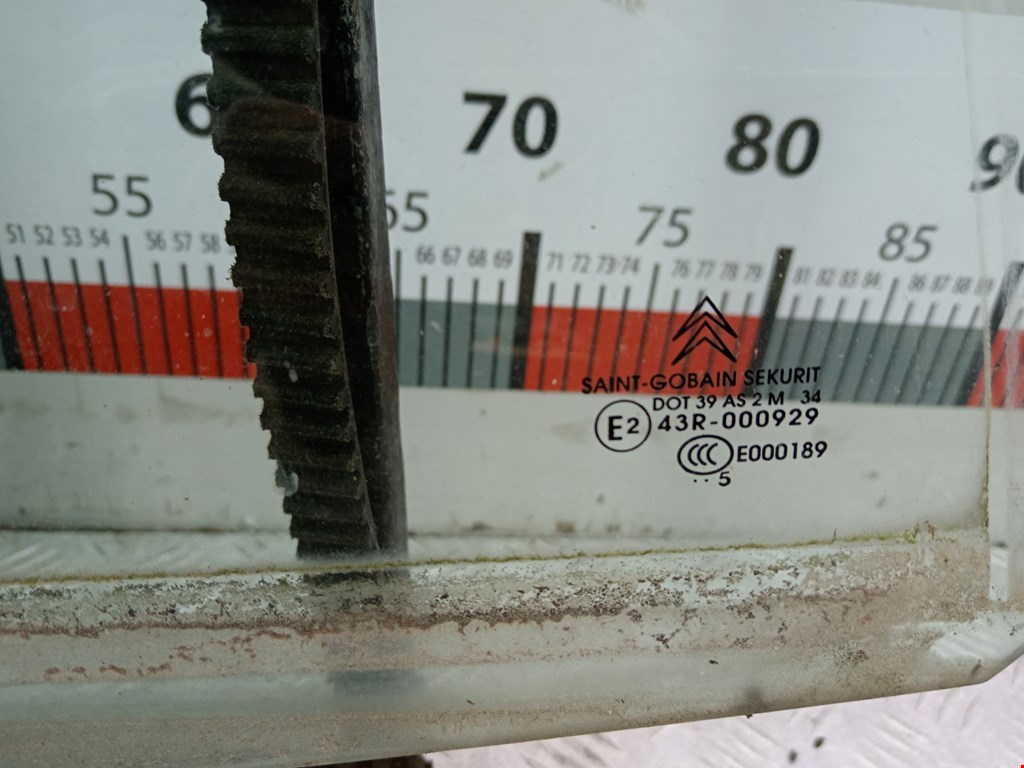 Стекло двери заднее правое CITROEN C5 I 2001-2008