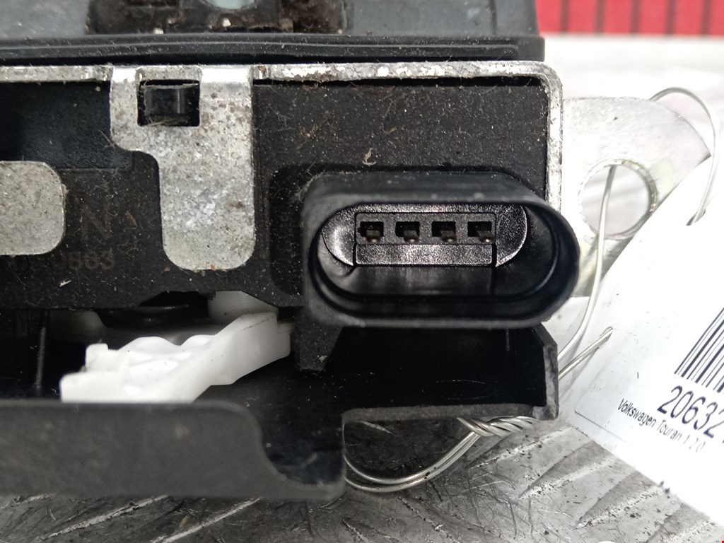 Замок багажника (крышки двери) VOLKSWAGEN Touran 2003-2010
