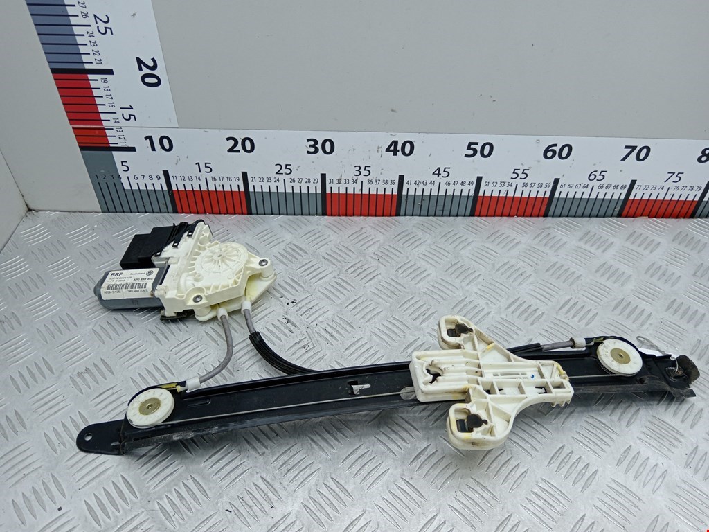 Стеклоподъемник задний правый SEAT Toledo 2004-2009