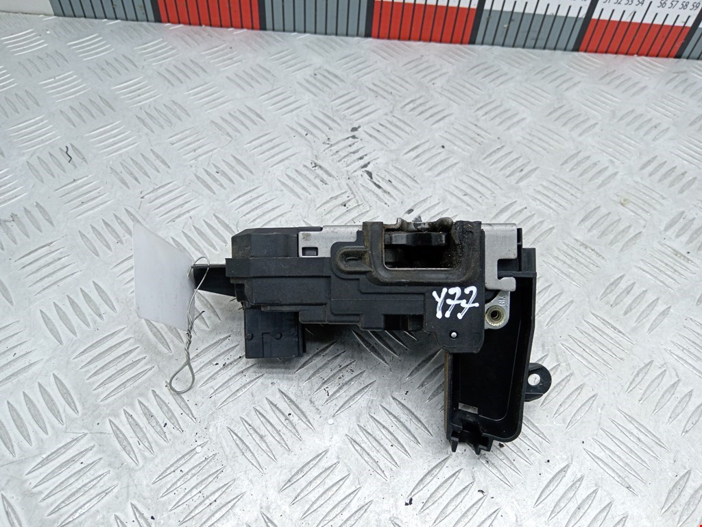 Замок двери передней правой OPEL Astra H/Family 2004-2015