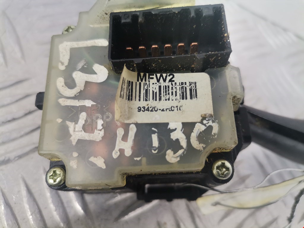 Переключатель стеклоочистителя HYUNDAI i30 2007-2012