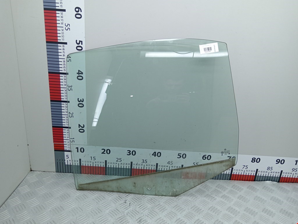 Стекло двери задней левой Volkswagen Bora(Jetta) (1998-2005)