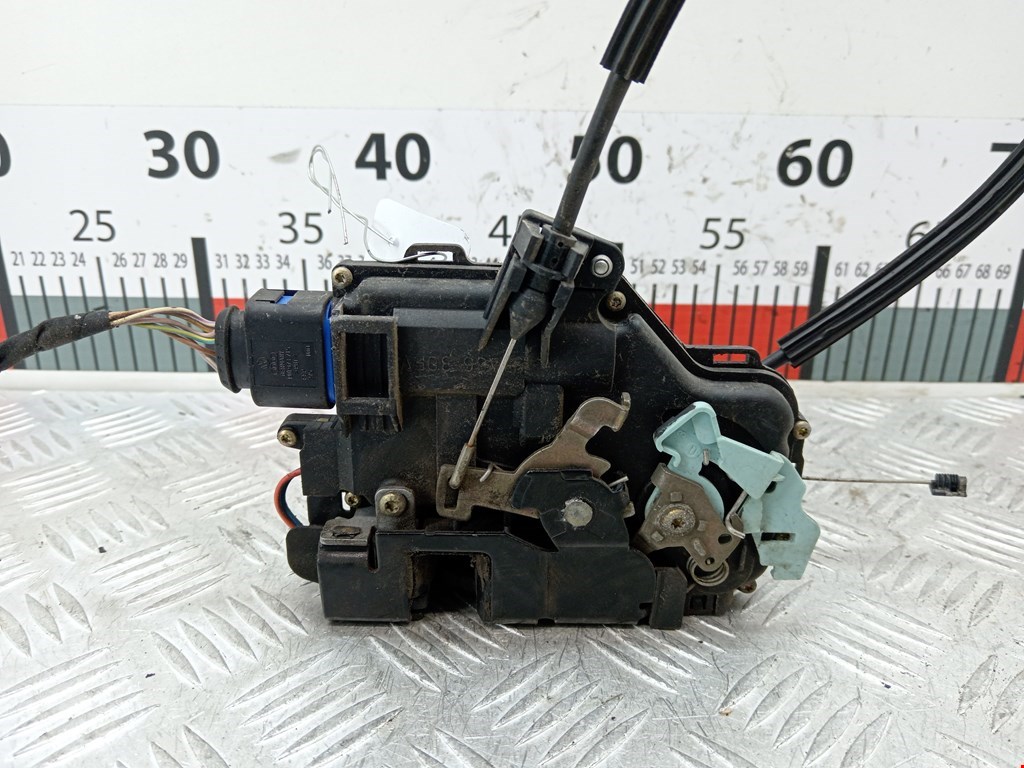 Замок двери передней правой SEAT Toledo 2004-2009