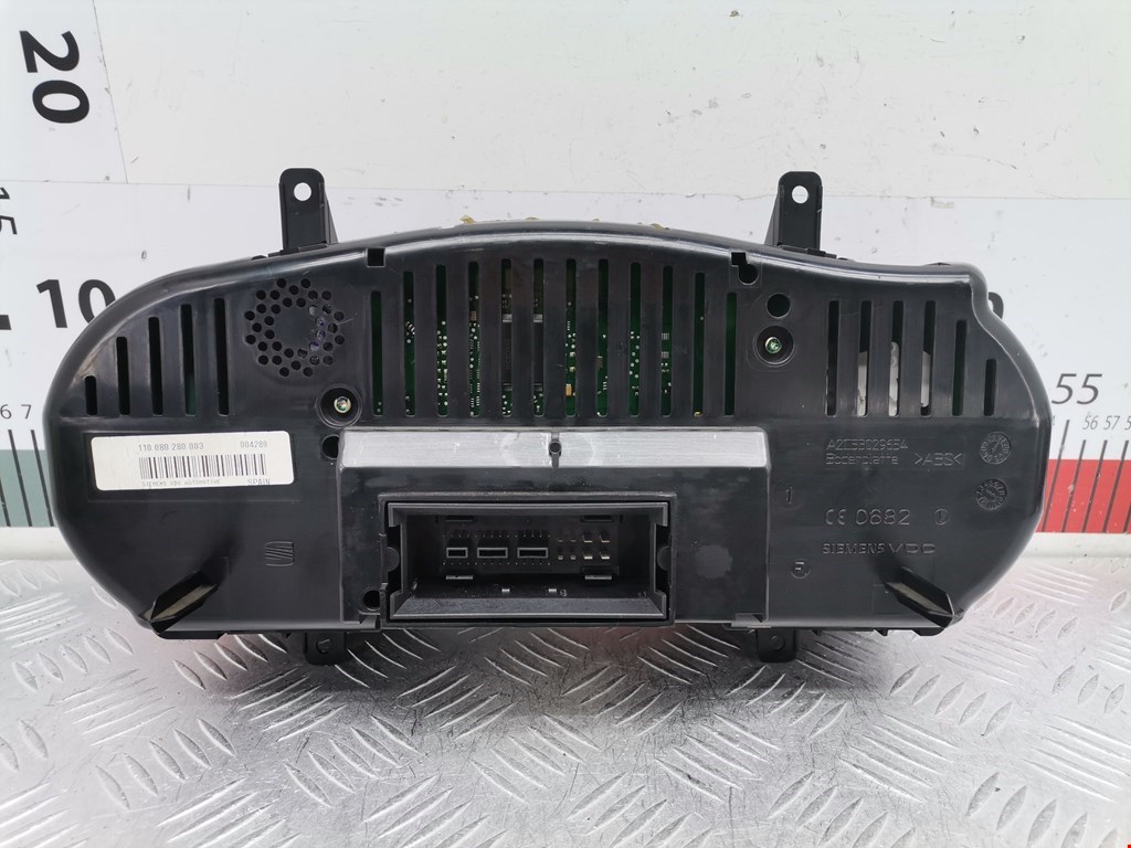 Панель приборов (щиток) SEAT Toledo 2004-2009