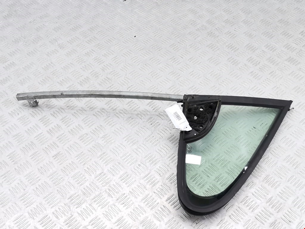 Стекло двери передней правой (форточка) PEUGEOT 307 2001-2008