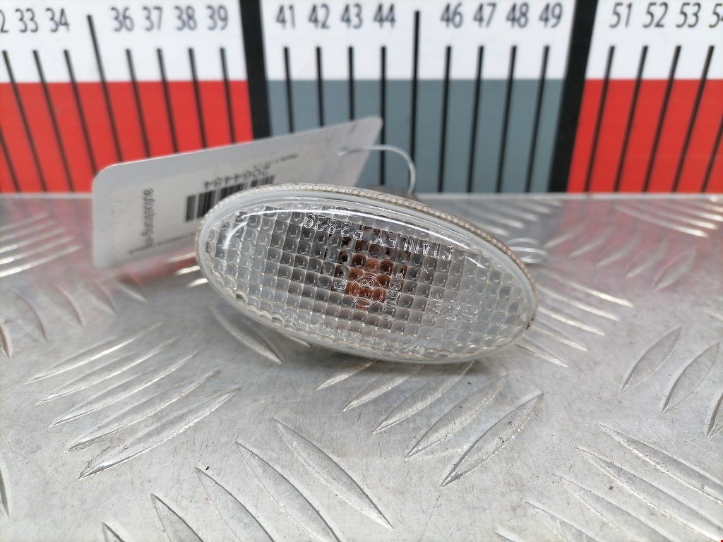 Повторитель на крыло MAZDA Mazda 2 DY 2003-2007