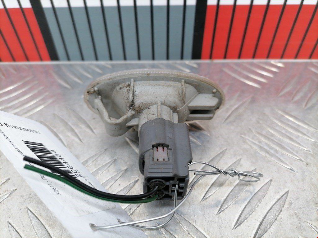 Повторитель на крыло MAZDA Mazda 2 DY 2003-2007