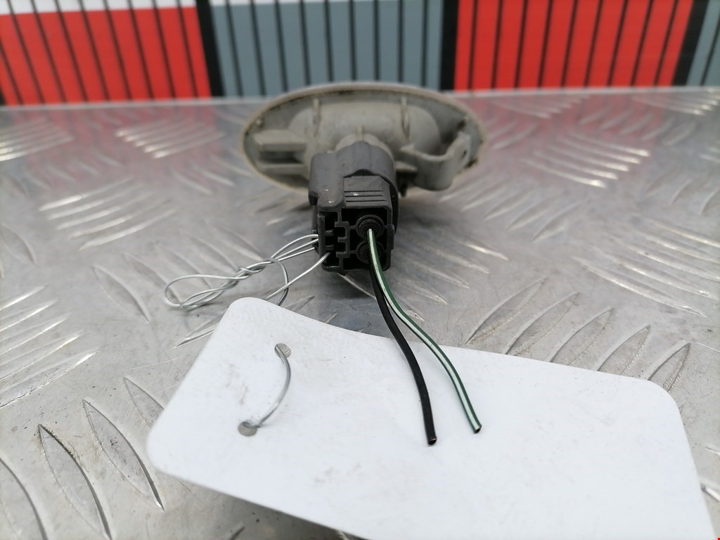 Повторитель на крыло MAZDA Mazda 2 DY 2003-2007