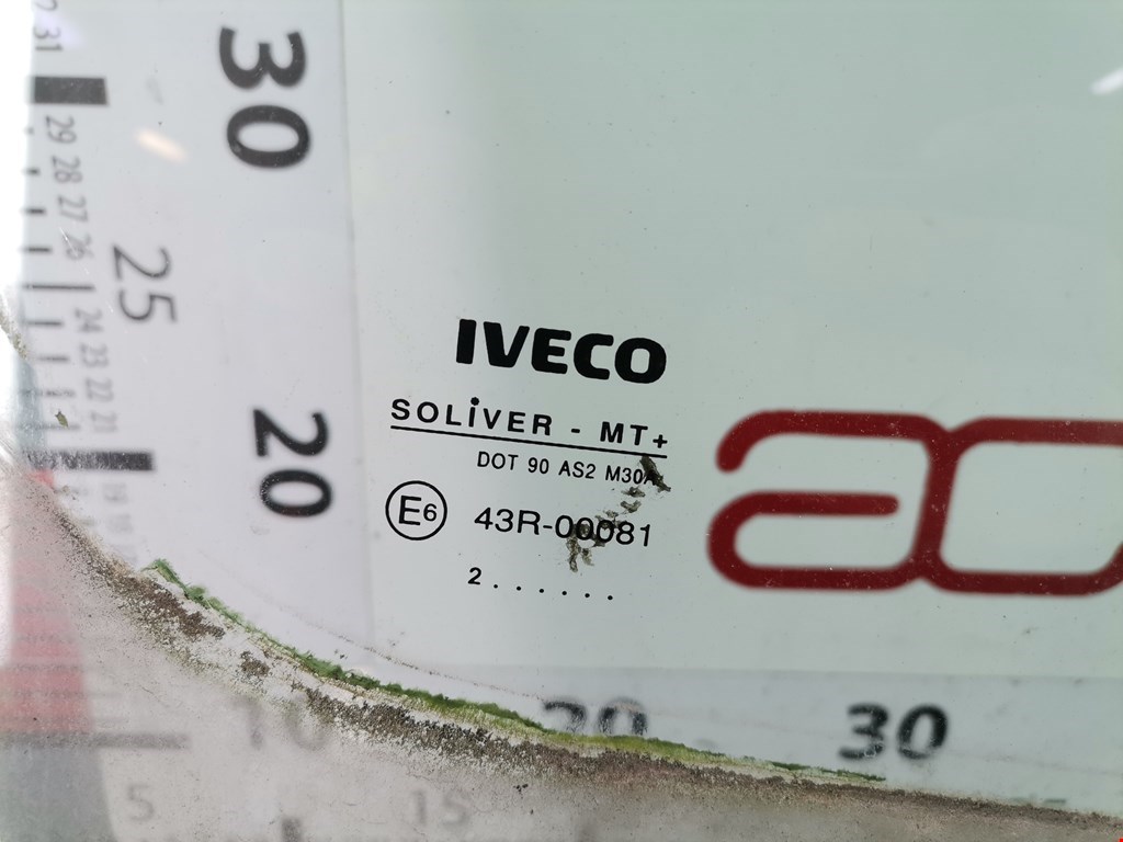 Стекло двери переднее правое RENAULT Trafic II 2001-2014