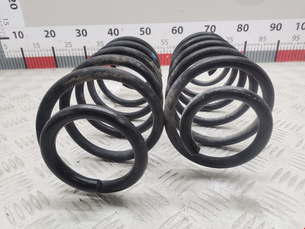 Пружина задняя левая/правая TOYOTA Auris E150 2006-2012