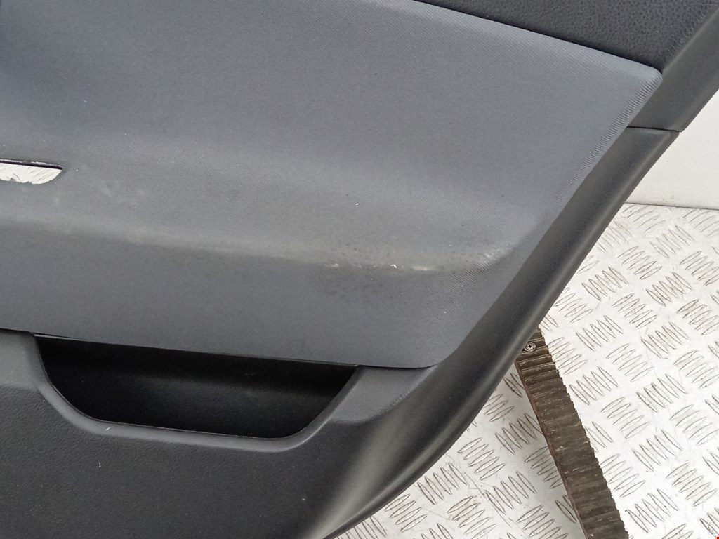 Обшивка двери задняя правая NISSAN Primera P12 2002-2008