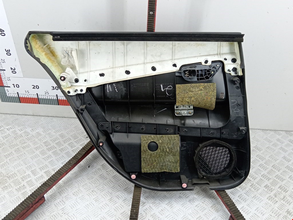 Обшивка двери задняя правая NISSAN Primera P12 2002-2008