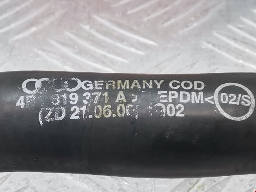 Патрубок AUDI A6 C5 1997-2004