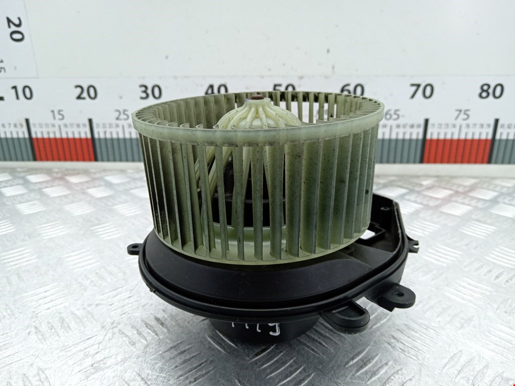 Моторчик (мотор) отопителя салона VOLKSWAGEN Passat B5 1997-2005