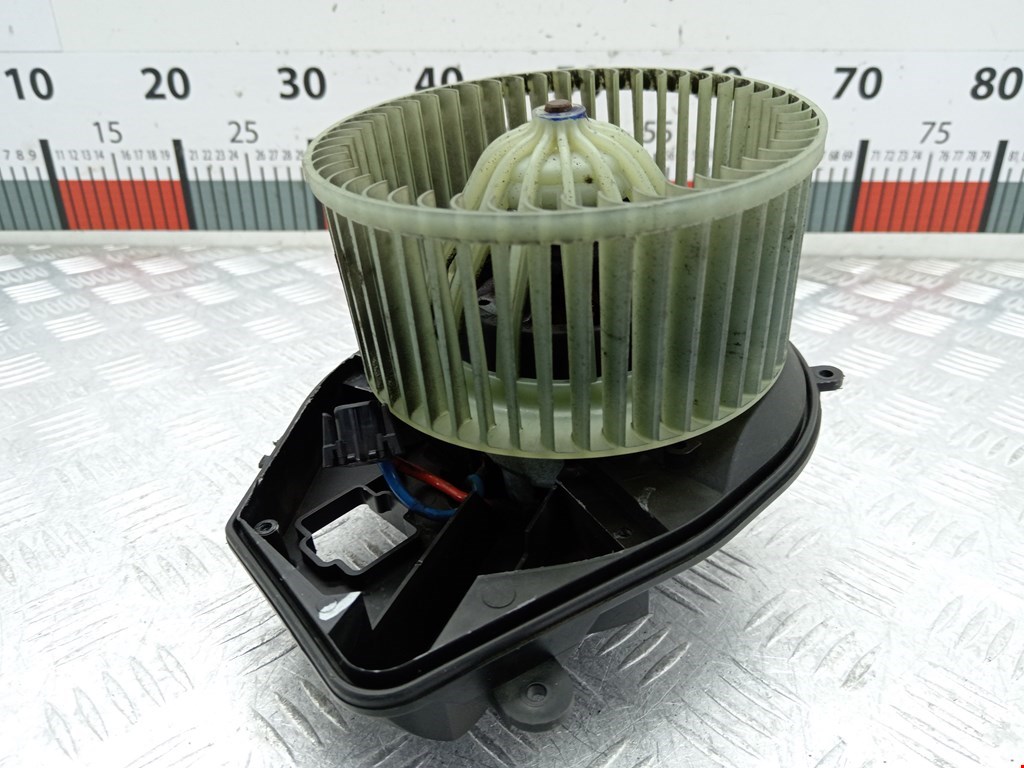 Моторчик (мотор) отопителя салона VOLKSWAGEN Passat B5 1997-2005