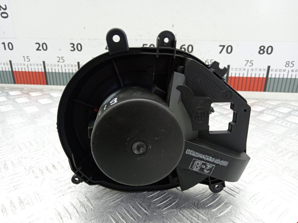 Моторчик (мотор) отопителя салона VOLKSWAGEN Passat B5 1997-2005