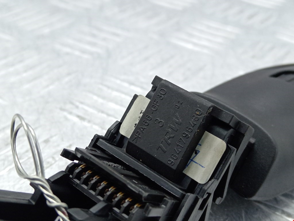 Переключатель подрулевой управления магнитолой CITROEN C5 I 2001-2008