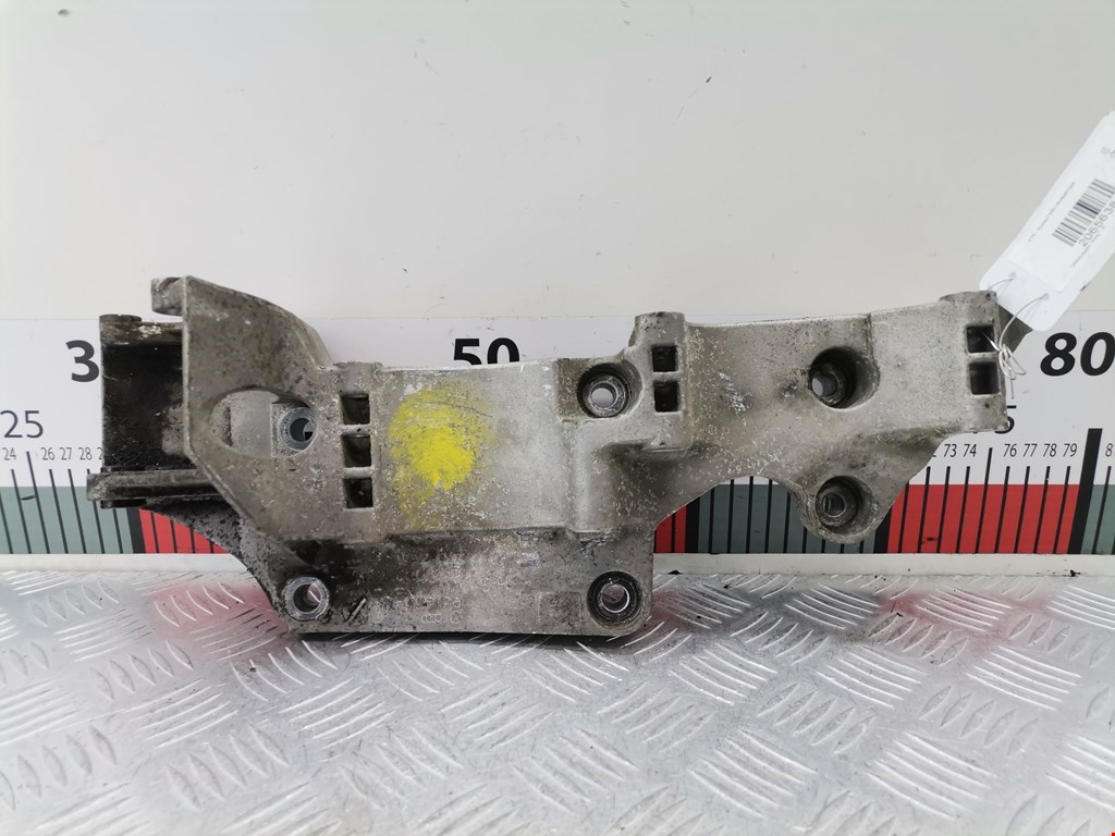 Кронштейн генератора VOLKSWAGEN Bora 1998-2005