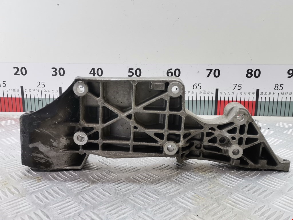 Кронштейн генератора VOLKSWAGEN Bora 1998-2005