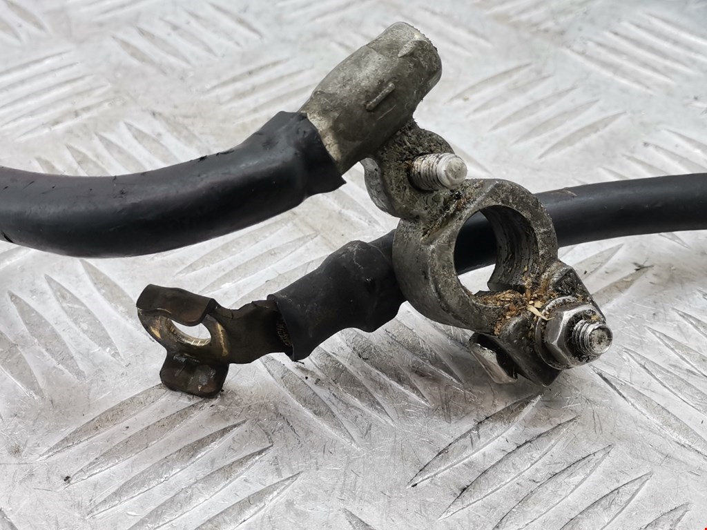 Клемма аккумулятора (минус) - VOLKSWAGEN Bora 1998-2005