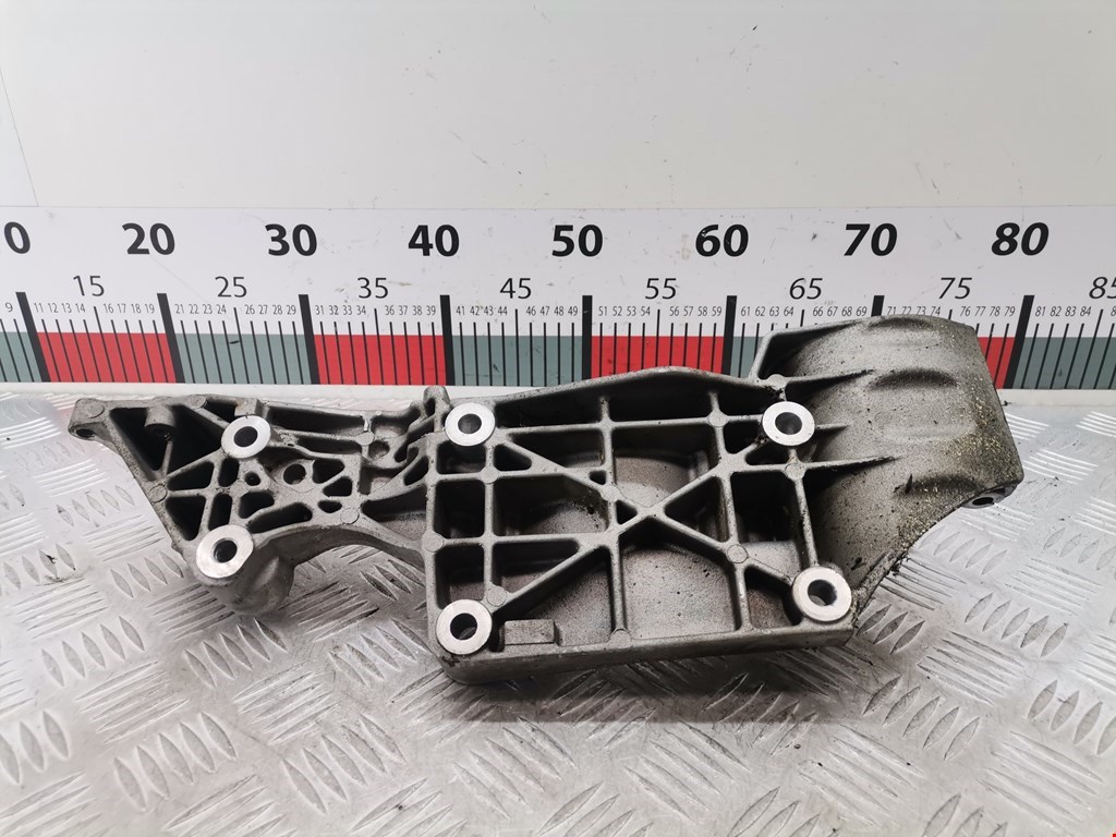 Кронштейн генератора VOLKSWAGEN Bora 1998-2005