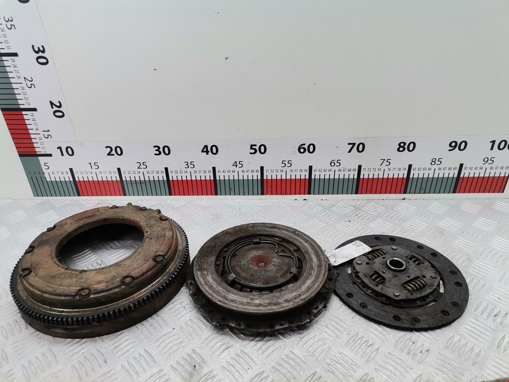 Маховик (демпфер сцепления) VOLKSWAGEN Bora 1998-2005