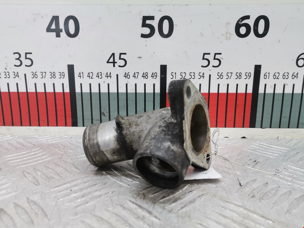 Фланец (штуцер системы охлаждения тройник) Opel Astra H (2004-2014)