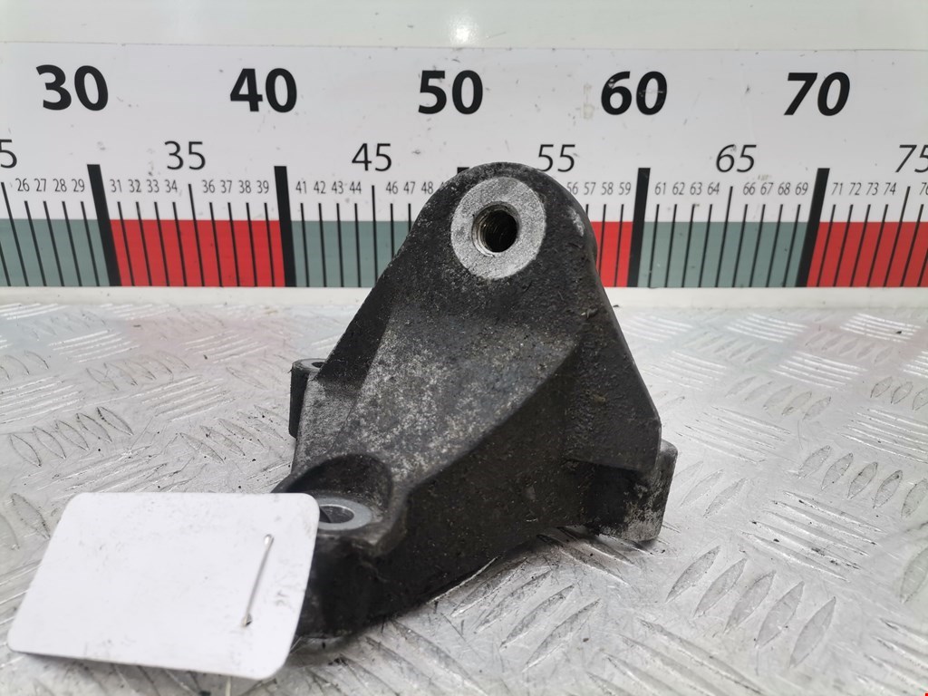 Кронштейн (крепление лапа) двигателя Renault Megane 2 (2002-2009)