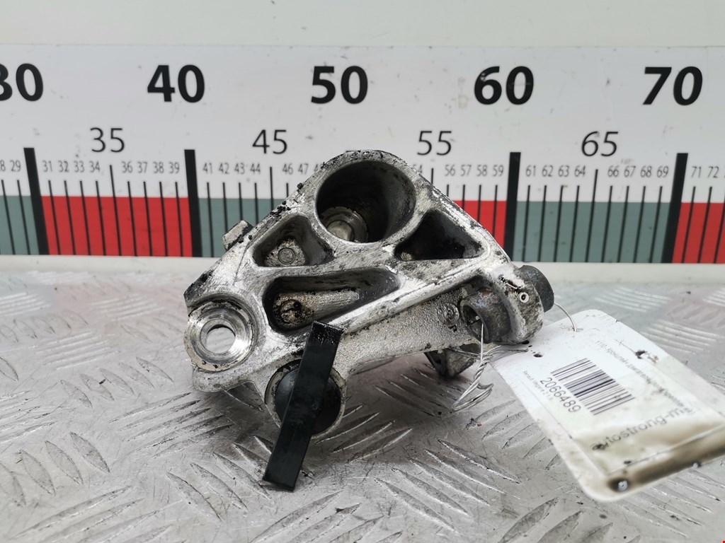 Кронштейн (крепление лапа) двигателя Renault Megane 2 (2002-2009)