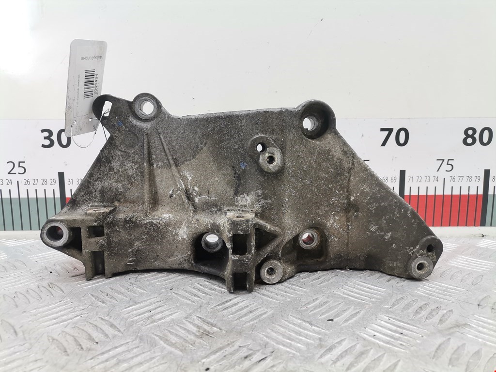 Кронштейн генератора RENAULT Megane II 2002-2009