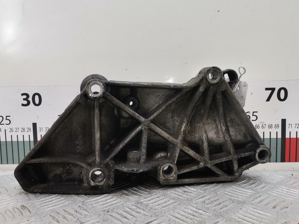 Кронштейн генератора RENAULT Megane II 2002-2009