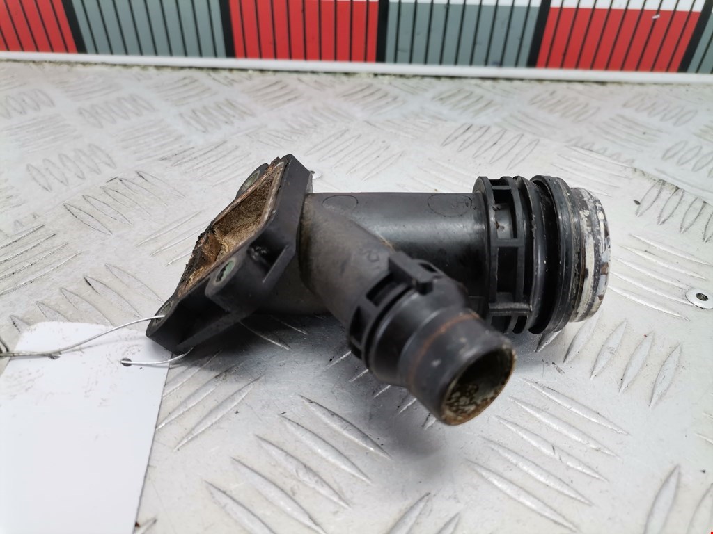 Тройник системы охлаждения BMW 5er 5 серия E39 1995-2004