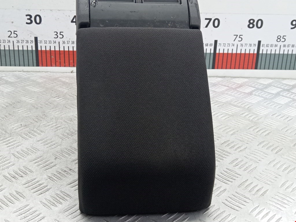 Подлокотник в салон OPEL Signum 2003-2008