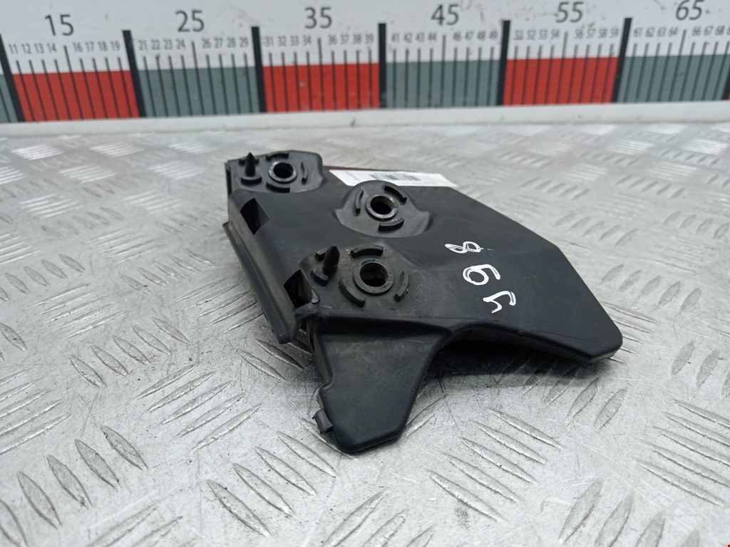 Кронштейн переднего бампера правый SEAT Toledo 2004-2009