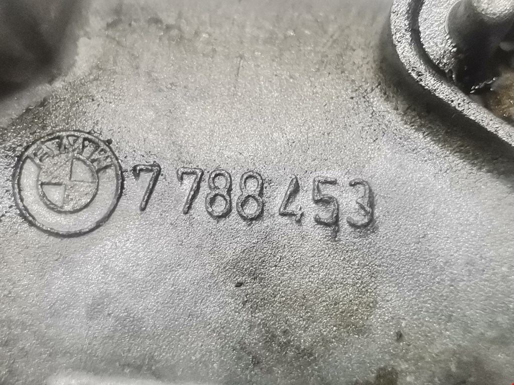 Корпус масляного фильтра BMW 3er E90/E91 2005-2012