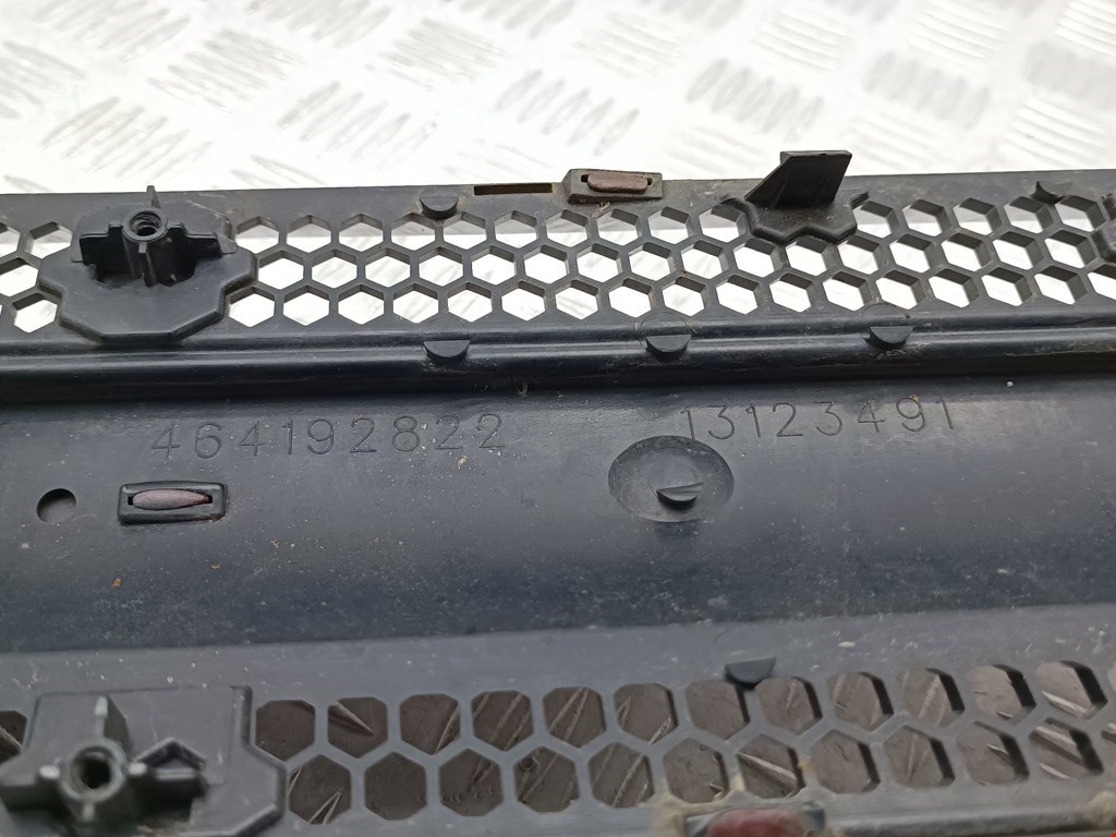 Решетка радиатора OPEL Signum 2003-2008