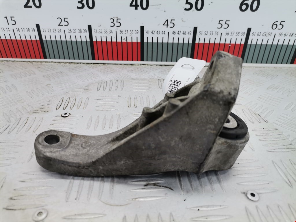 Кронштейн (крепление лапа) двигателя Ford Focus 2 (2004-2011)