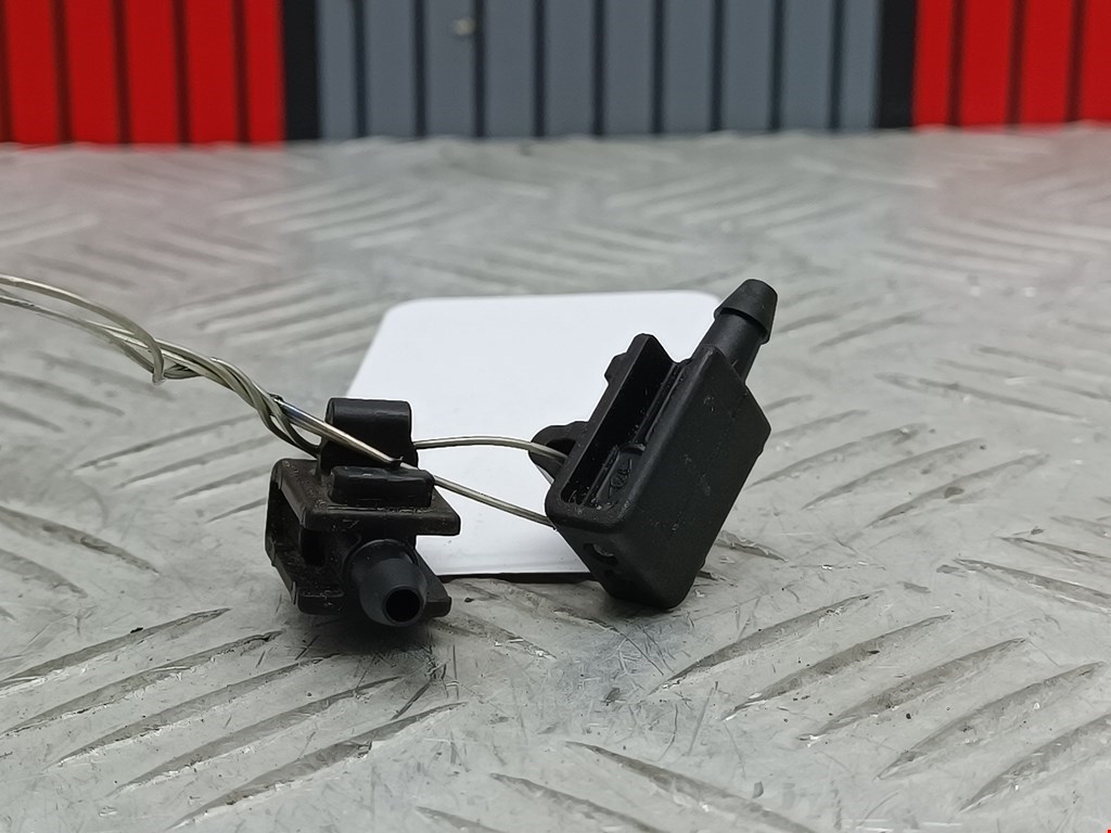 Форсунка омывателя лобового стекла RENAULT Megane II 2002-2009