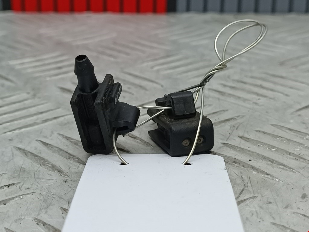 Форсунка омывателя лобового стекла RENAULT Megane II 2002-2009