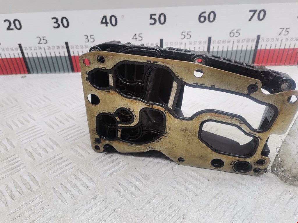 Корпус масляного фильтра BMW 3er F30/F31/F80 2011-2019