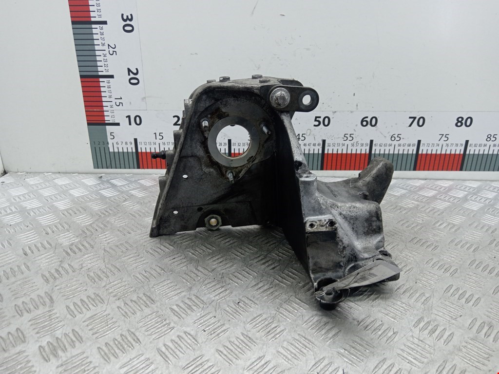 Кронштейн ТНВД OPEL Signum 2003-2008