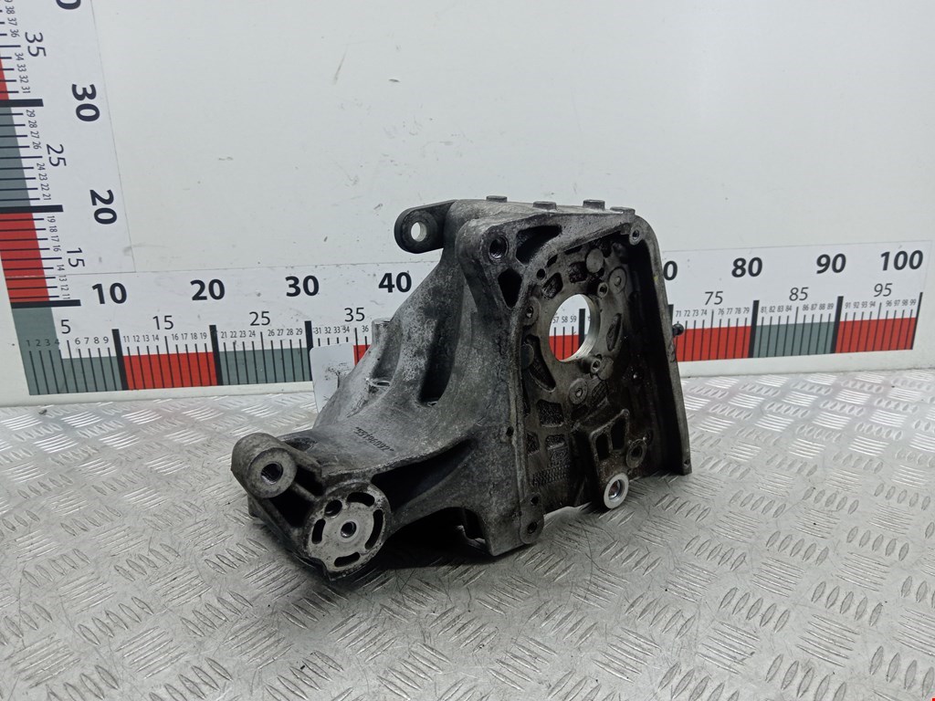 Кронштейн ТНВД OPEL Signum 2003-2008