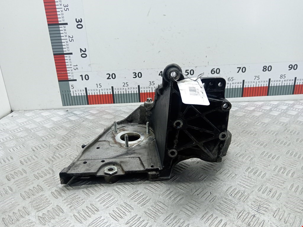 Кронштейн ТНВД OPEL Signum 2003-2008