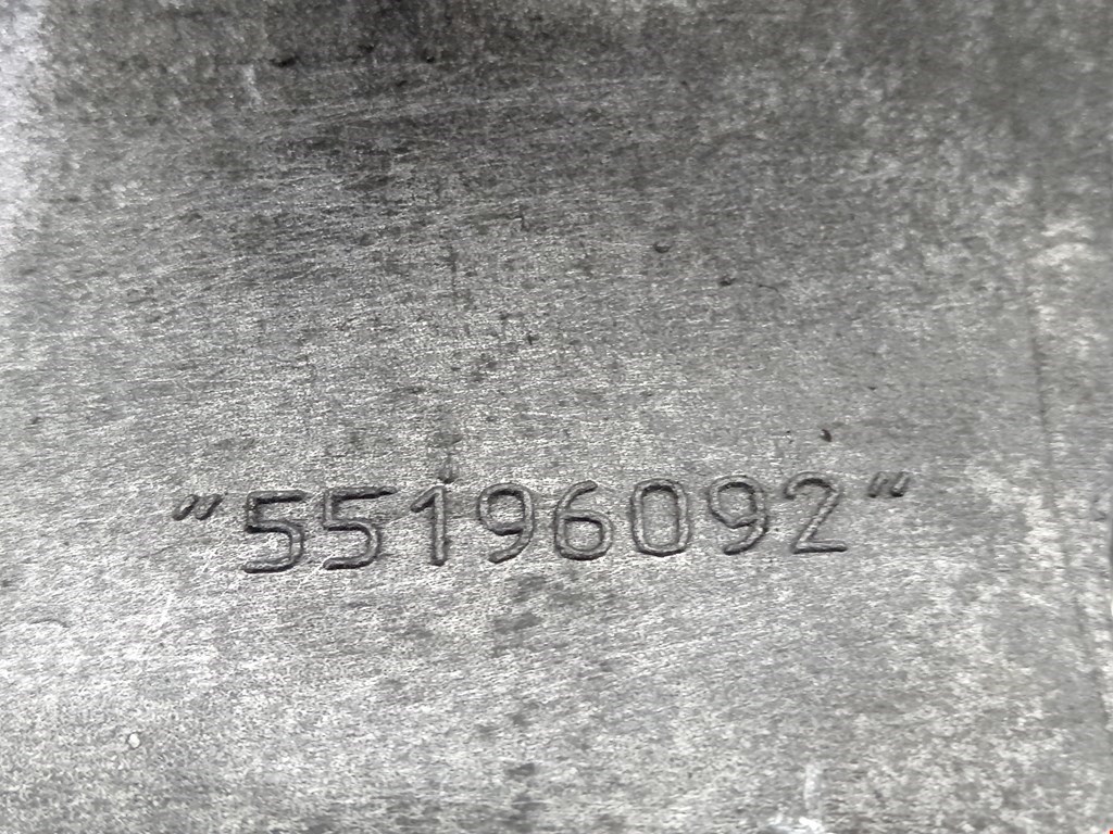 Кронштейн ТНВД OPEL Signum 2003-2008