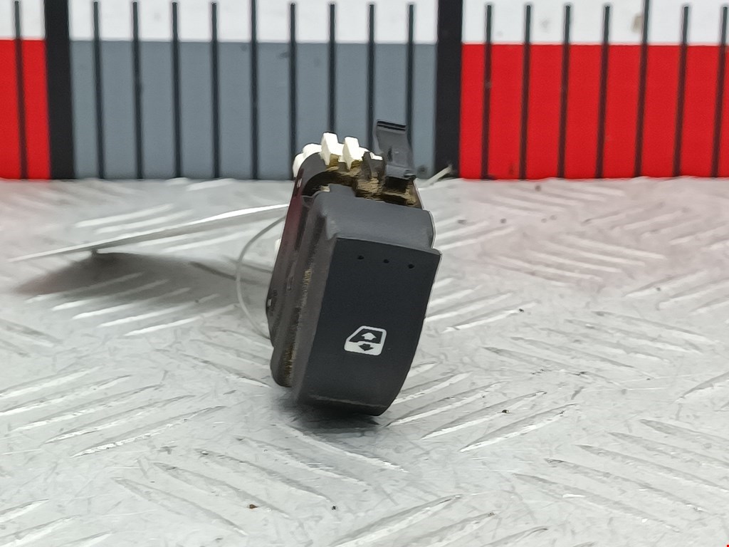 Кнопка стеклоподъемника RENAULT Laguna 2001-2007