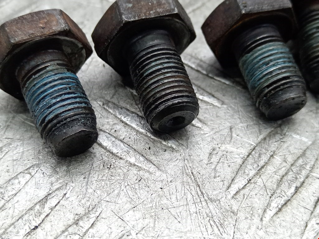 Болты OPEL Signum 2003-2008